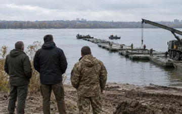 Понтонная переправа в Киеве через Днепр