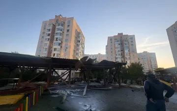 Наслідки обстрілу школи та дитячого садка на Київщині