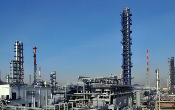 Fire at the Omsk Oil Refinery following a Ukrainian drone attack
