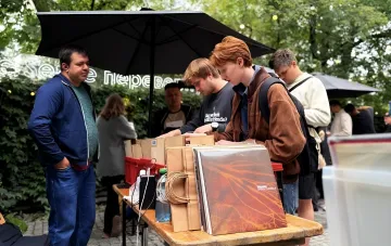 Виниловые пластинки на ярмарке Vinyl Market в Киеве