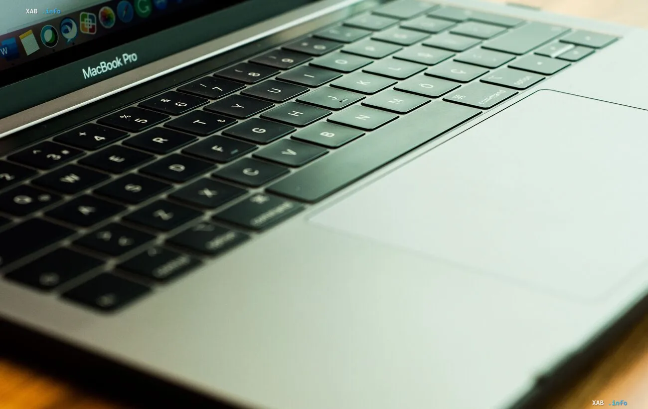 Новый сенсорный MacBook Pro от Apple с OLED экраном