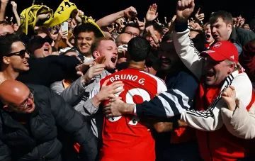 Arsenal-Spieler feiern einen Sieg in der Premier League