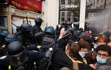 Массовые протесты школьников и студентов в Европе