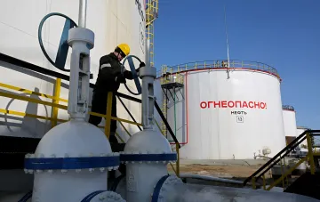 Пожар на нефтяном хранилище ЛПДС Самара в России