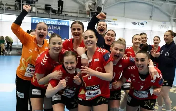 Halychanka Lviv handball players celebrating their EHF Cup victory