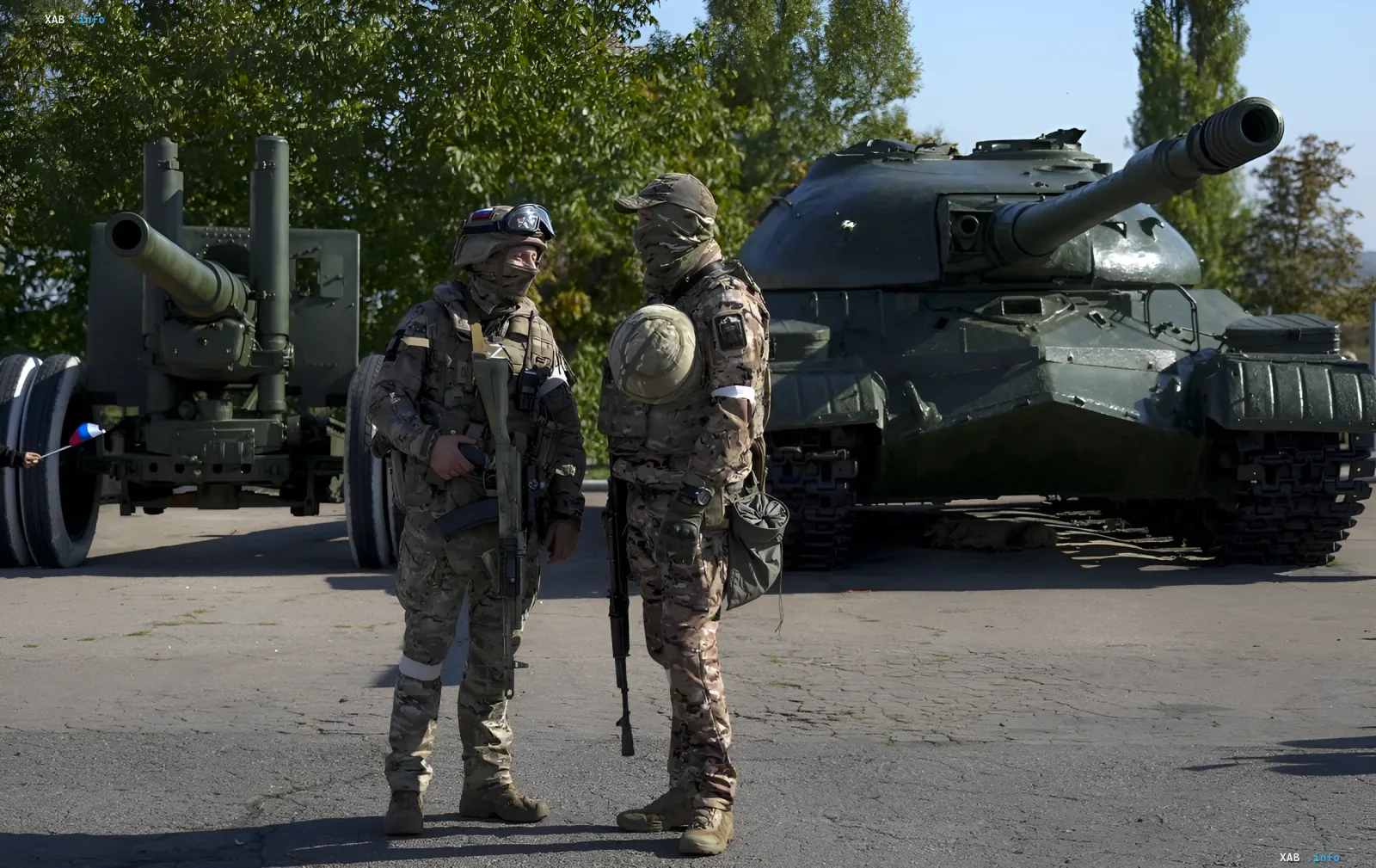 Поврежденный тепловоз после диверсии партизан в Воронежской области