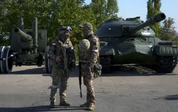 Поврежденный тепловоз после диверсии партизан в Воронежской области