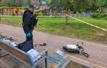 Наслідки падіння уламків дрона у Києві