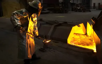 Ukrainisches Hüttenwerk nach Beschuss und im Schatten von EU-Exportquoten