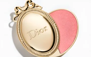 Лимитированный бальзам для губ Dior Médaillon в золотистом футляре-медальоне