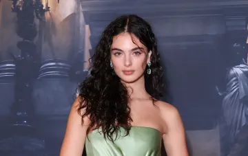 Дева Кассель в платье Dior на премьере фильма Призрак оперы в Париже