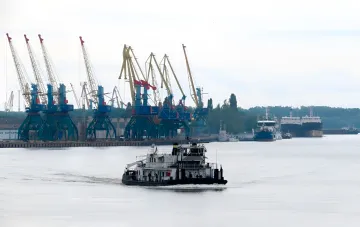 Schiff auf dem Dnepr in der Ukraine