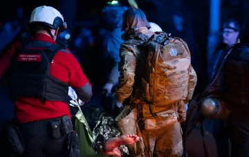 Последствия ночного ракетного удара по жилому дому в Киеве