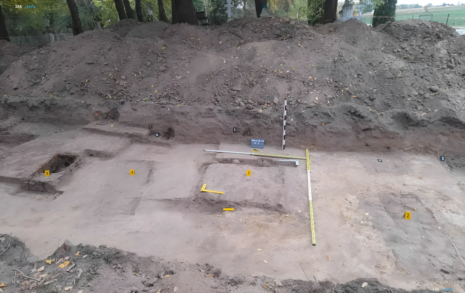 Ausgrabungen auf einem Friedhof im Dorf Lasków in Polen
