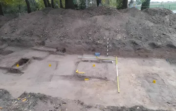 Ausgrabungen auf einem Friedhof im Dorf Lasków in Polen