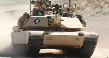 M1A2 Abrams-Panzer mit dem neuen PERCH 2.0 Drohnen-Startsystem