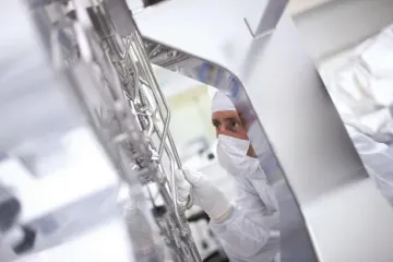 Interieur des modernen High-Tech-Halbleiterunternehmens Terafab