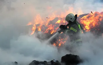 Brand in einer russischen Erdölraffinerie nach nächtlichem Drohnenangriff