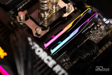 Модулі оперативної пам'яті DDR5 на материнській платі комп'ютера
