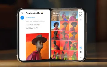 Складной смартфон Apple iPhone Duo на белом фоне