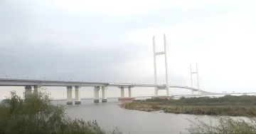 New cable-stayed bridge across the Yalu River connecting China and North Korea