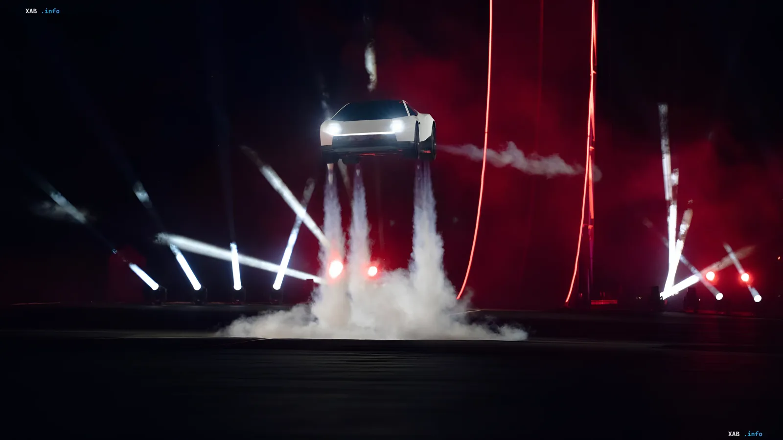 Weißer Tesla Roadster Elektrosportwagen schwebt in der Luft inmitten von Scheinwerfern und Rauchwolken