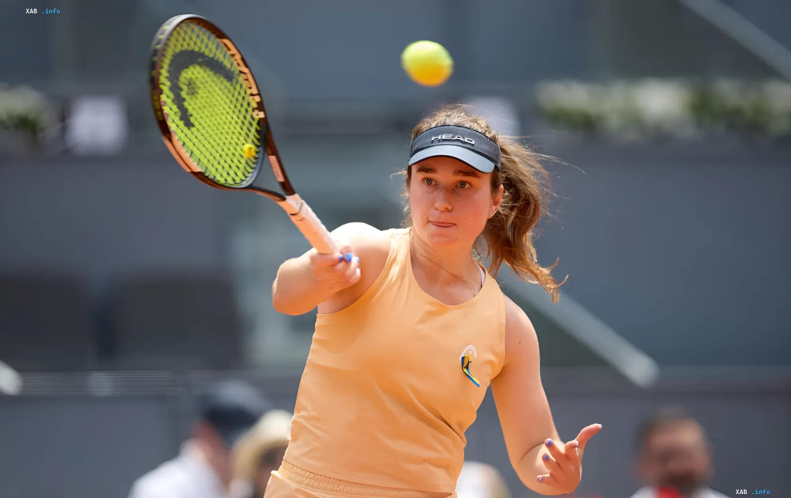 Ukrainian tennis player on the court during a qualifying match in Ningbo
