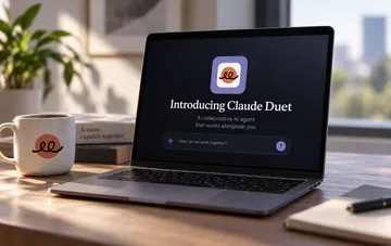 Ноутбук на деревянном столе с запущенным приложением Claude Duet и чашкой кофе