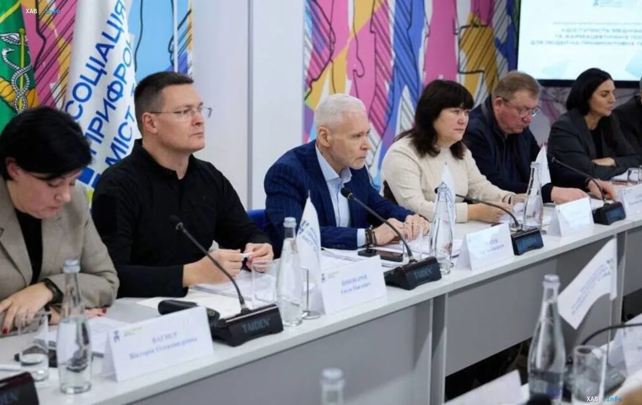 Чиновники и эксперты на круглом столе по вопросам поддержки медицины в прифронтовых городах