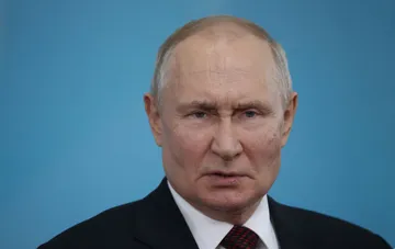 Президент России Владимир Путин выступает во время официального мероприятия