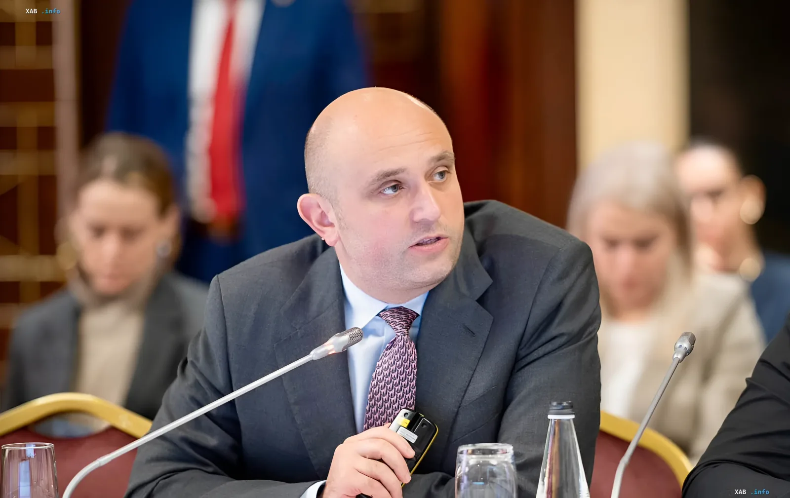 Der ukrainische Wirtschaftsminister Olexander Krawtschenko spricht auf einem Wirtschaftsforum