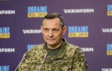 Начальник управления коммуникаций Командования Воздушных сил Украины Юрий Игнат на брифинге