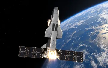 Секретный китайский космоплан с солнечными батареями на фоне Земли и космоса
