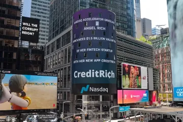 Рекламный билборд компании CreditRich на здании Nasdaq на Таймс-сквер в Нью-Йорке